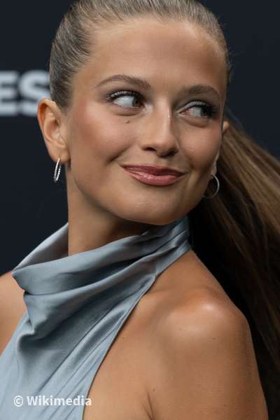 Zoë Pastelle Holthuizen Zoë Pastelle Holthuizen